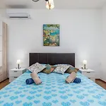 Vera Apartment *